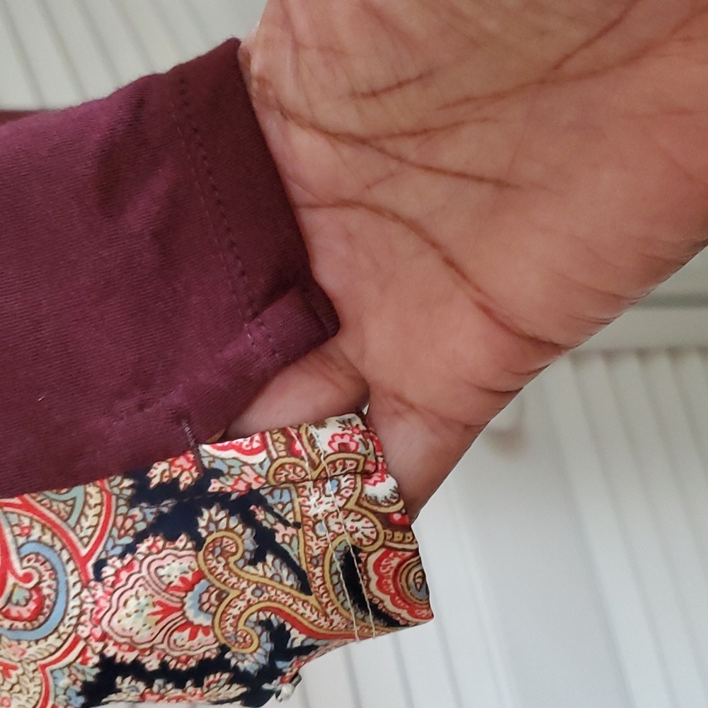 TH blouse - sz. M - Picture 8 of 9